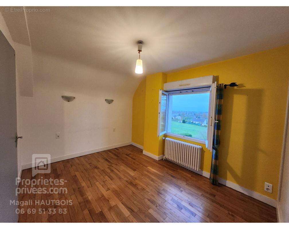 Maison à SAINT-HILAIRE-DU-HARCOUET