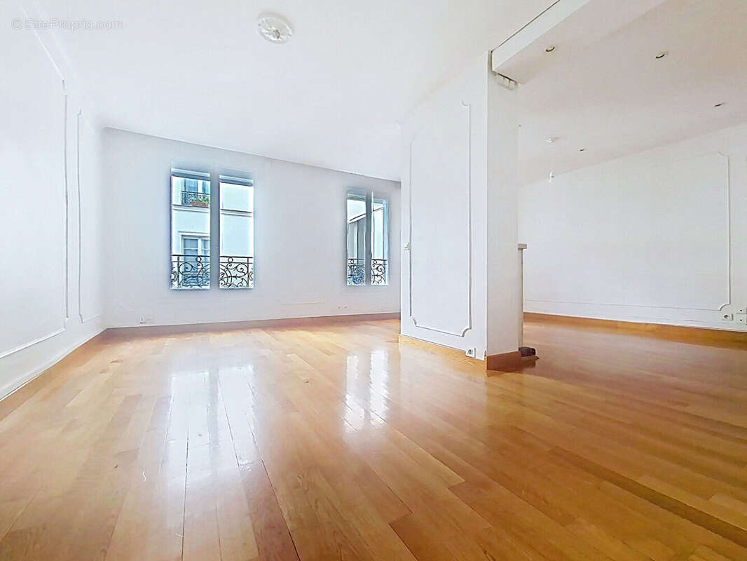 Appartement à PARIS-2E
