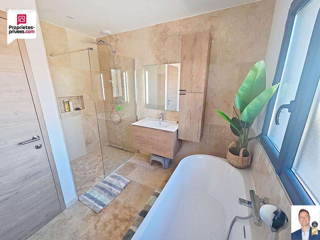 Maison à SAINT-CEZAIRE-SUR-SIAGNE