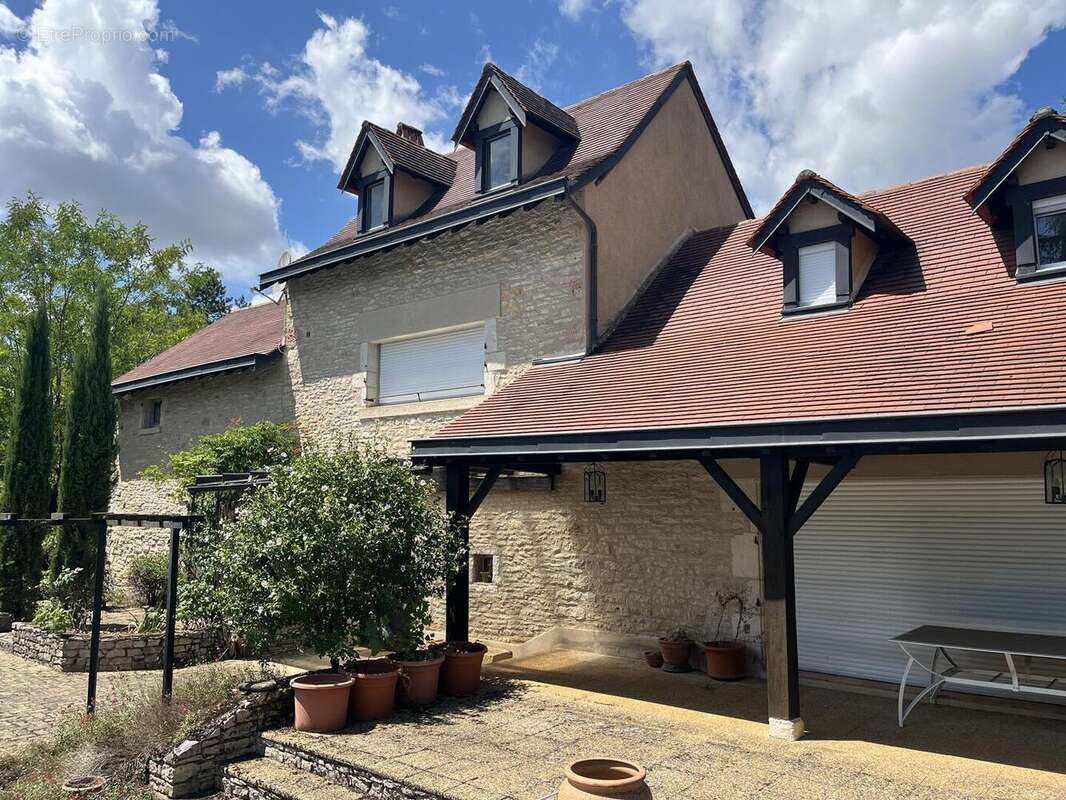 Façade - Maison à VILLENEUVE