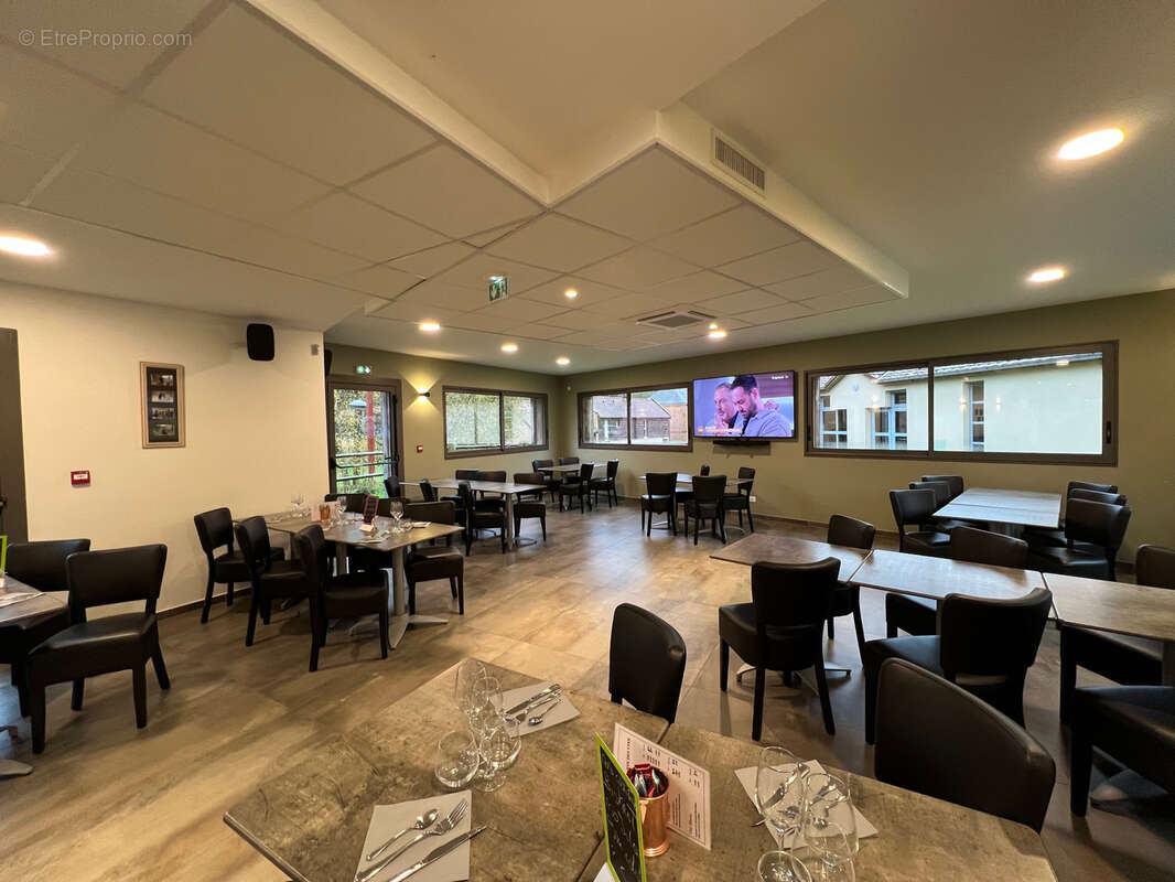 Commerce à MONS-BOUBERT