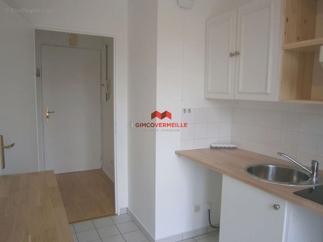 Appartement à VOISINS-LE-BRETONNEUX