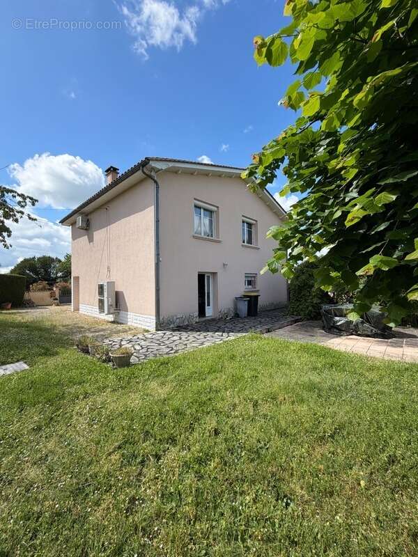 Maison à PRANZAC