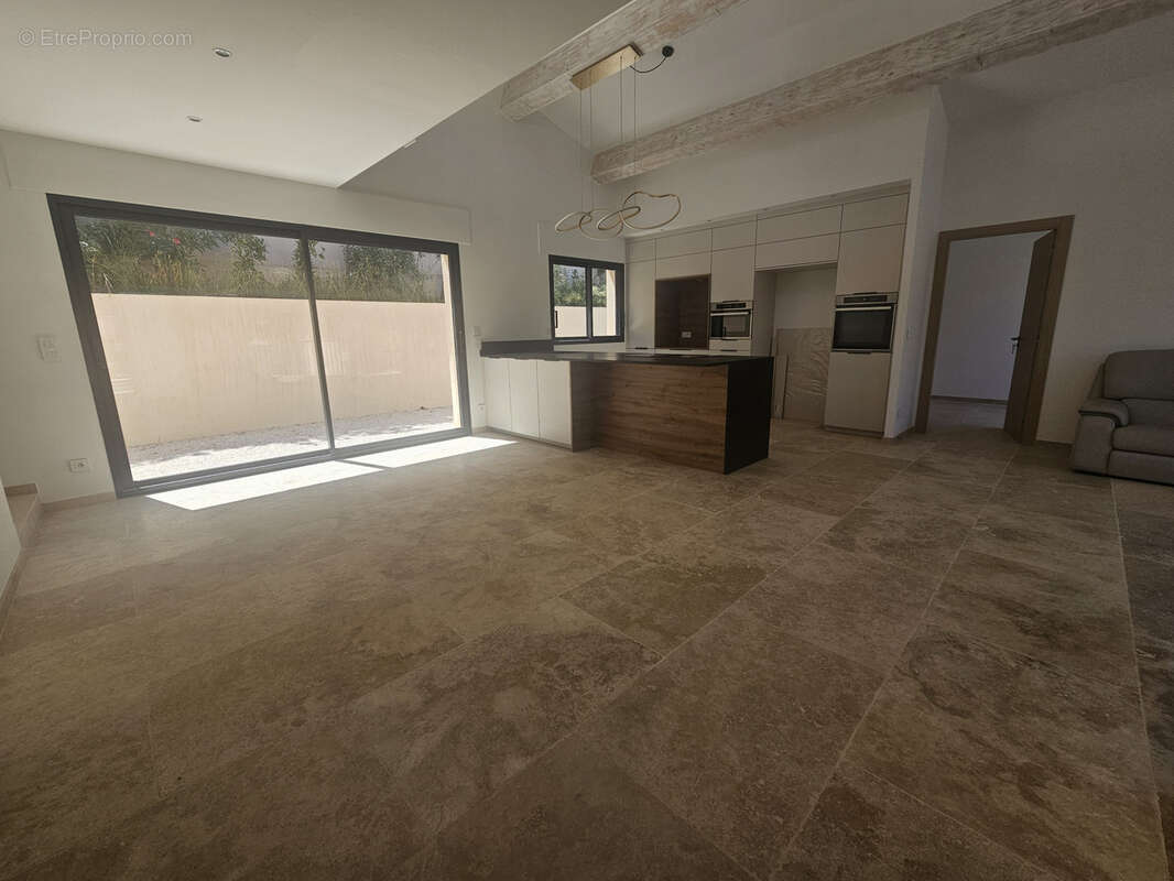 Villa neuve de 6 pieces avec piscine sur terrain de 700 m2 - photo 2