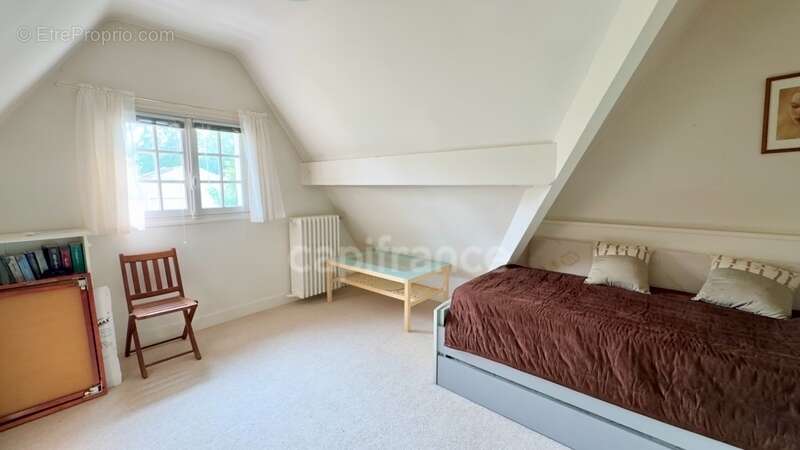 Maison à LA CELLE-SAINT-CLOUD