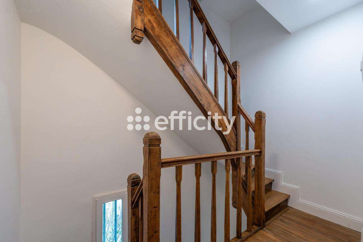 Appartement à VILLE-D&#039;AVRAY