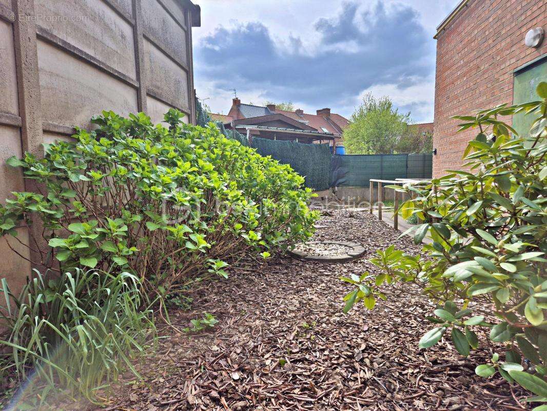 Bien rare à Hazebrouck : appartement avec jardin, garage et ascenseur privé - photo 16