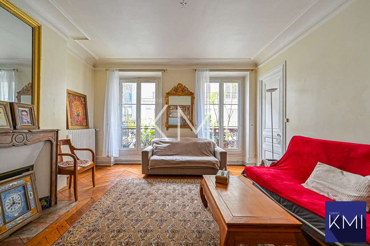 Appartement à PARIS-11E