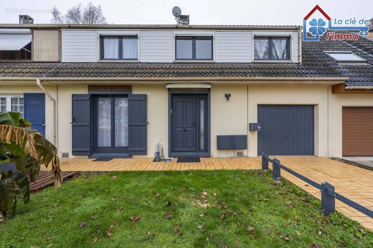 Maison à MOISSY-CRAMAYEL