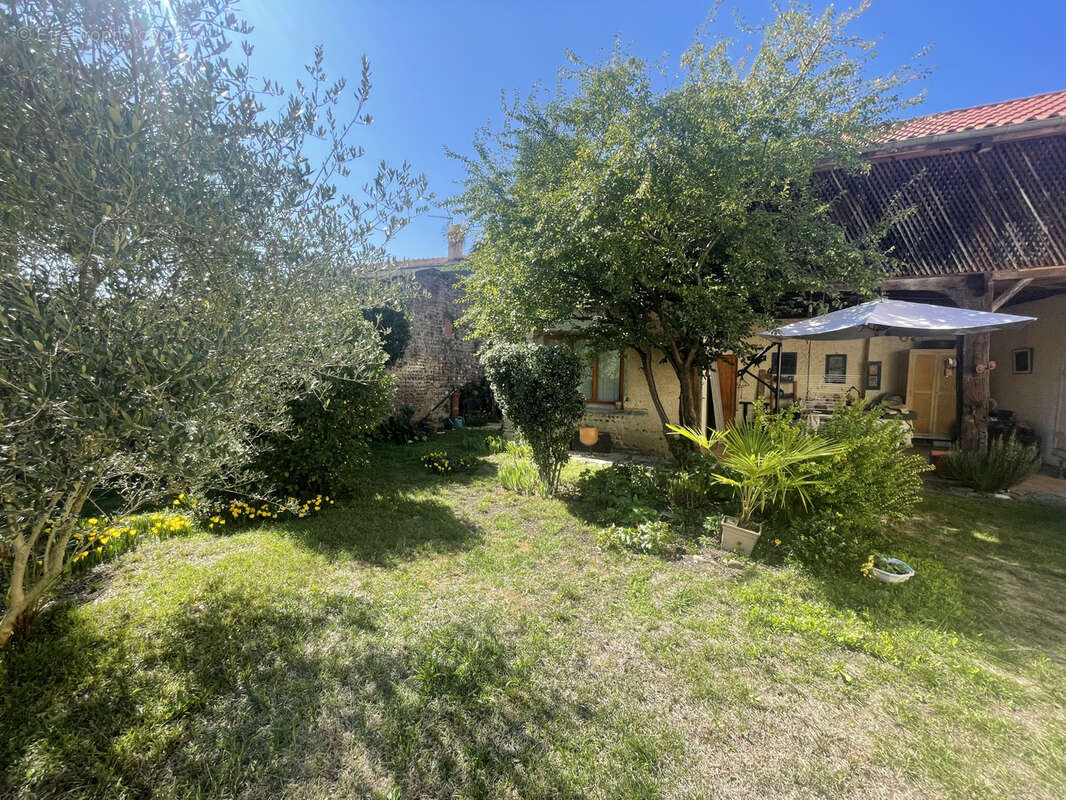 Maison à VIC-EN-BIGORRE