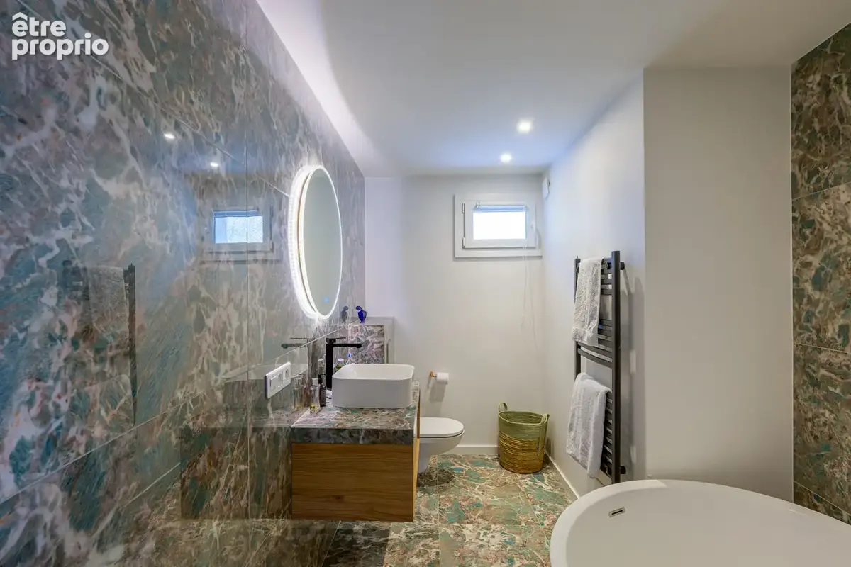 Maison familiale rénovée de 142 m2   4 chambres, jardin et terrasses - photo 19