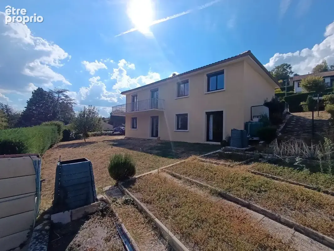 Maison familiale de 180m² à Saint-Genest-Lerpt - photo 15