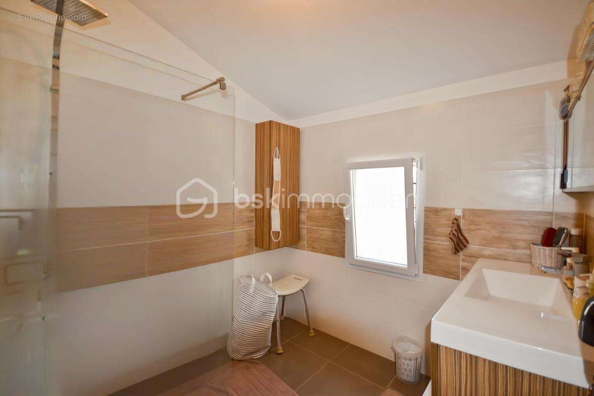 Villa de 255m², 3 chambres, garage, atelier, sur 2254m² de terrain - photo 15