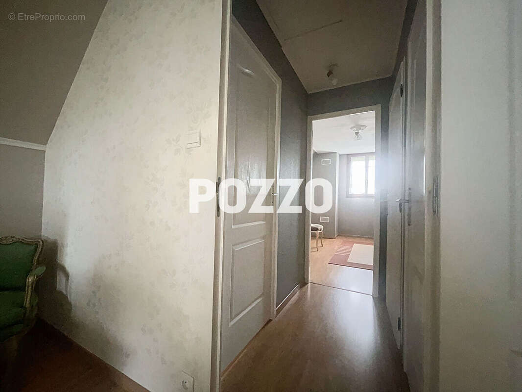 LA RIVIERE SAINT SAUVEUR : maison T6 (111 m²) à vendre - photo 15