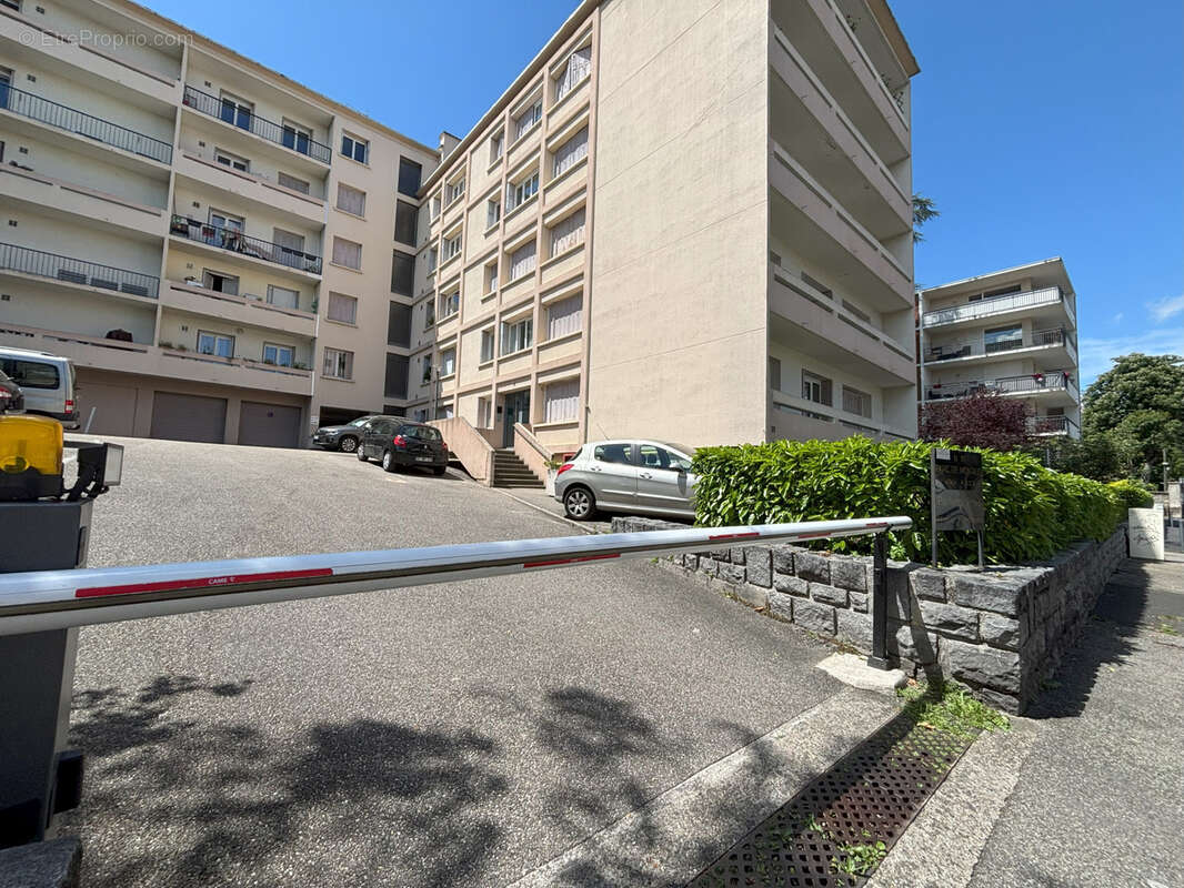 Appartement à SAINT-ETIENNE