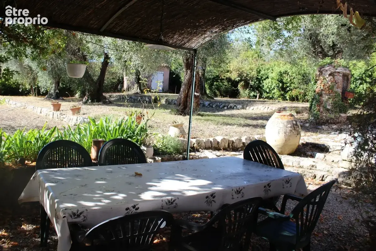 GRASSE St Jacques,  Villa de 5 P sur 1400m2 - photo 4