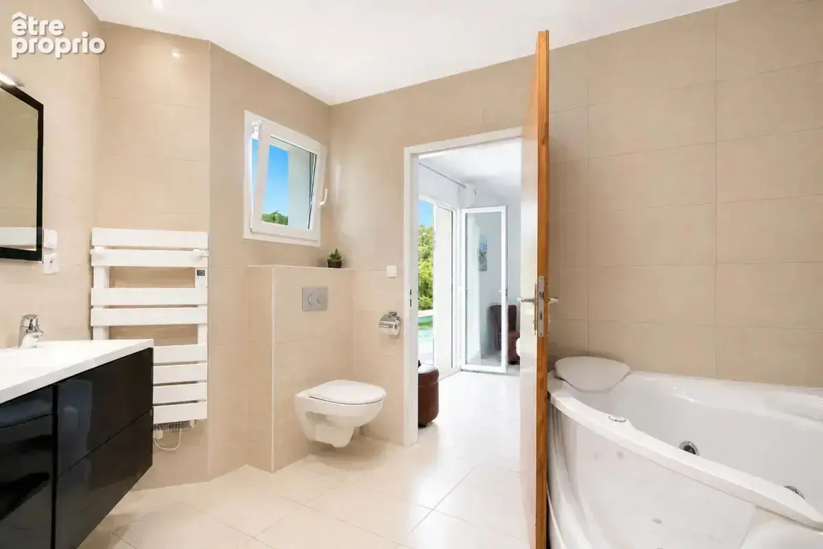 Maison de plain-pied avec piscine et espace indépendant de 97 m2 - photo 10