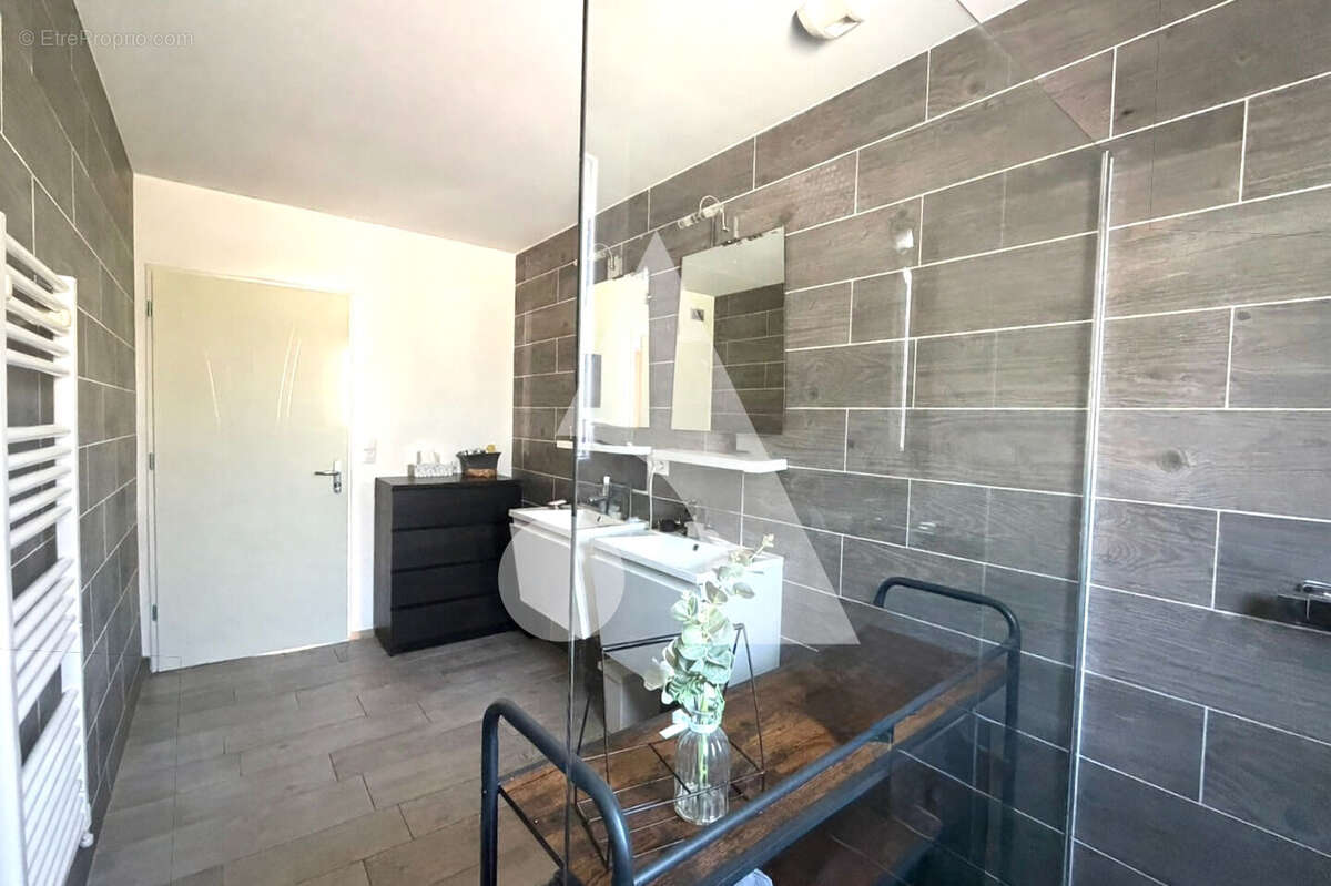 Maison à MORNAC-SUR-SEUDRE