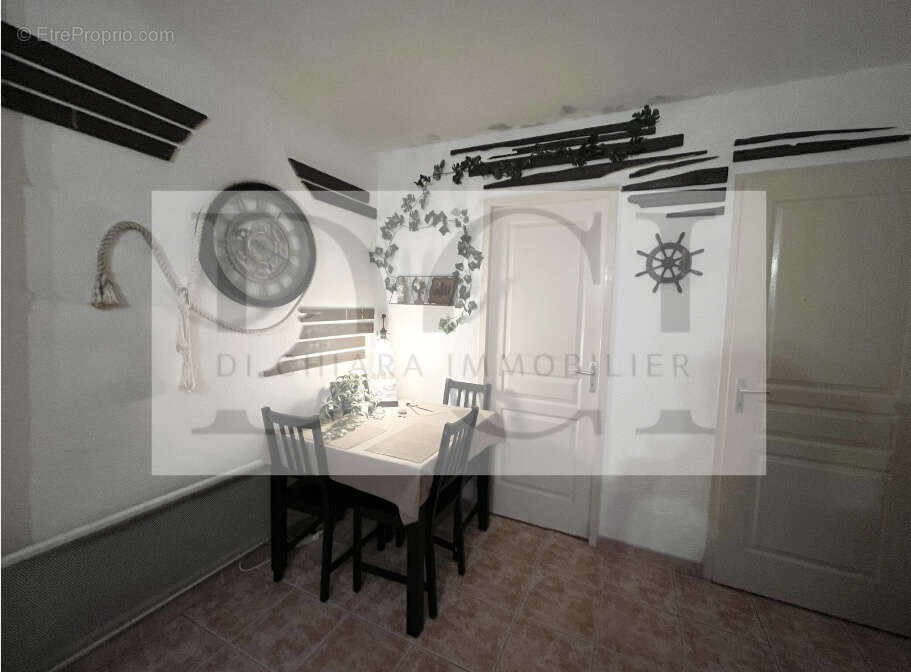 Appartement à ENSUES-LA-REDONNE
