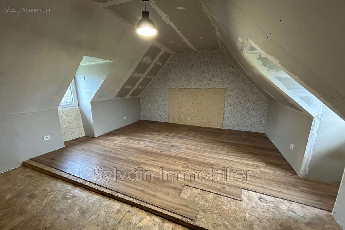 Maison à FEUQUIERES