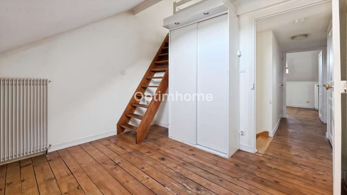 T3 duplex – Bureau + mezzanine – Immeuble 1903 – Chamalières – DPE E / GES E - photo 11