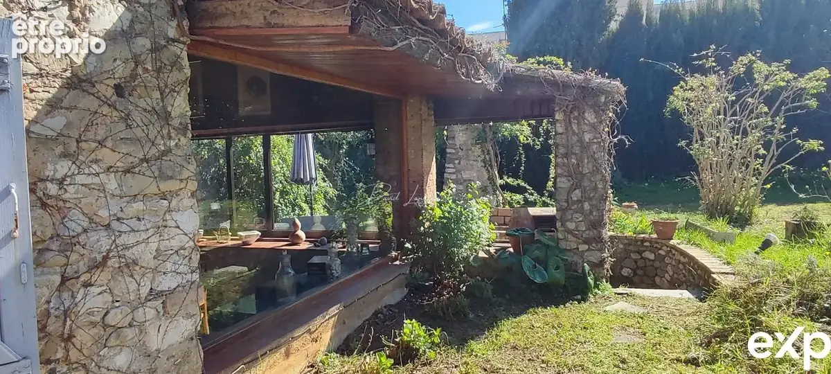Maison 168 m² à Saint-Laurent-Du-Var  - photo 5