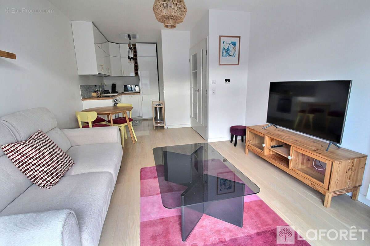 Appartement à LA GARENNE-COLOMBES