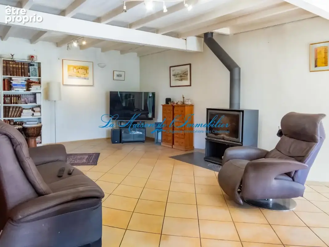 Proche ANDUZE, dans un écrin de verdure de 6590 m2 maison F6 avec piscine - photo 3