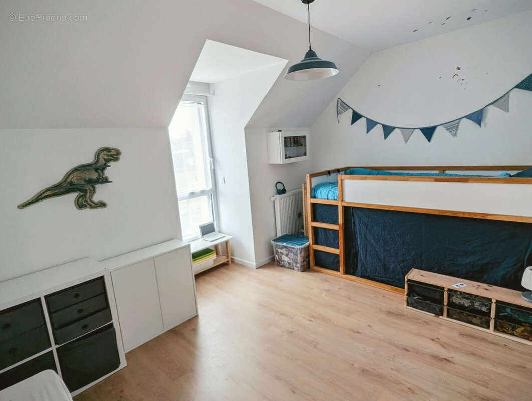 Maison à LA QUEUE-LES-YVELINES