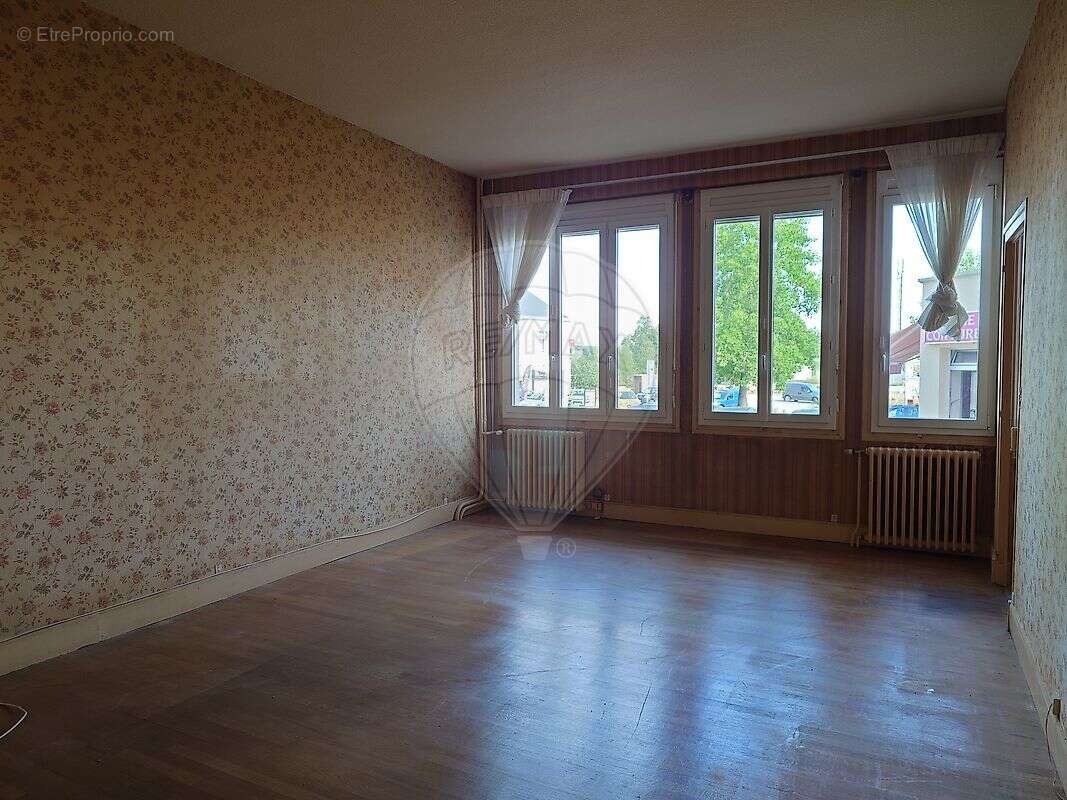 Maison à LUZY