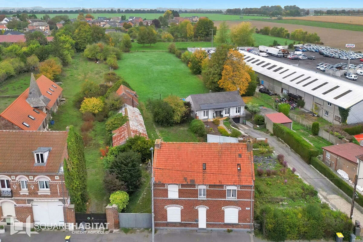 Maison à FRESNES-LES-MONTAUBAN