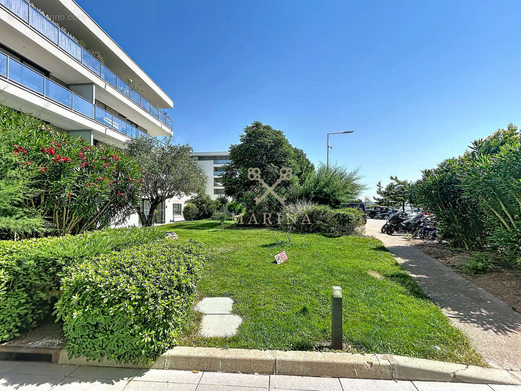 Appartement de standing dernier etage - 2 chambres - vue mer - - photo 8