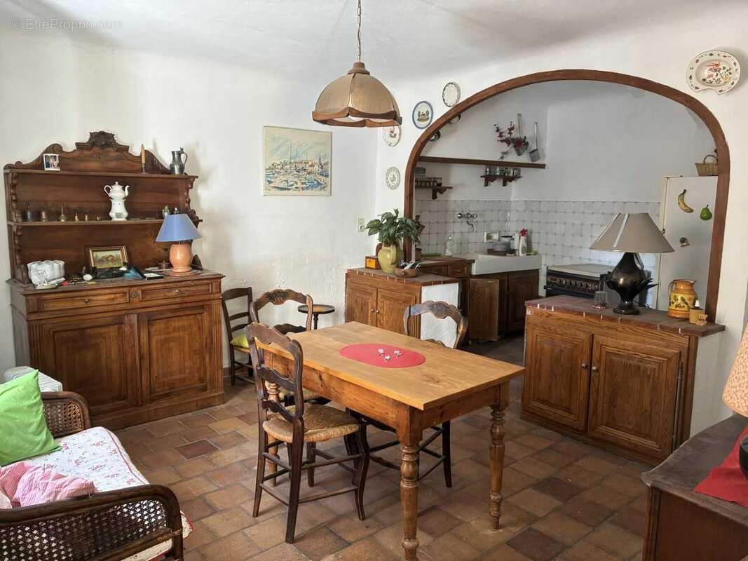   - Maison à LA MOTTE