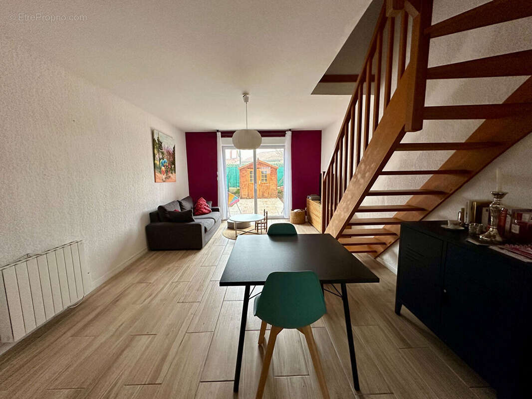 Maison à MONDONVILLE