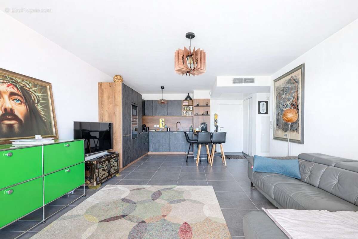 Appartement à VILLENEUVE-LOUBET