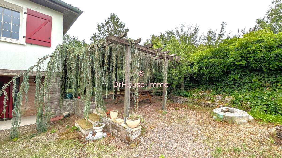 Maison à NEUFCHATEAU