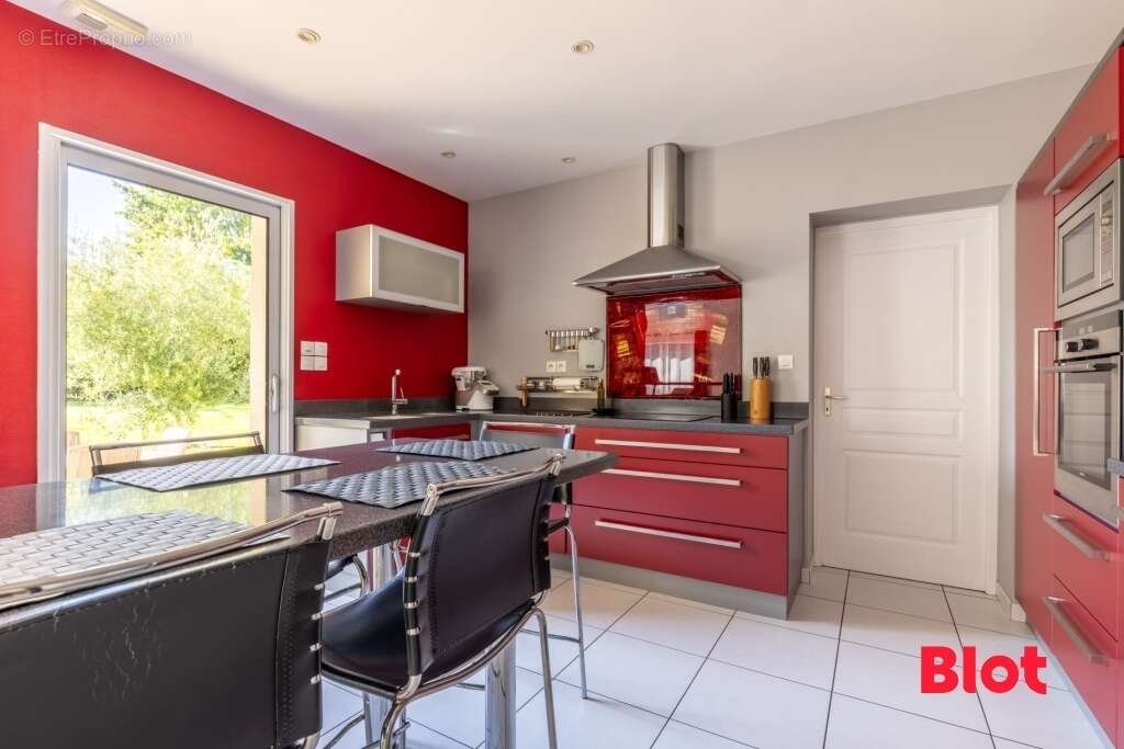 Maison à CHASNE-SUR-ILLET