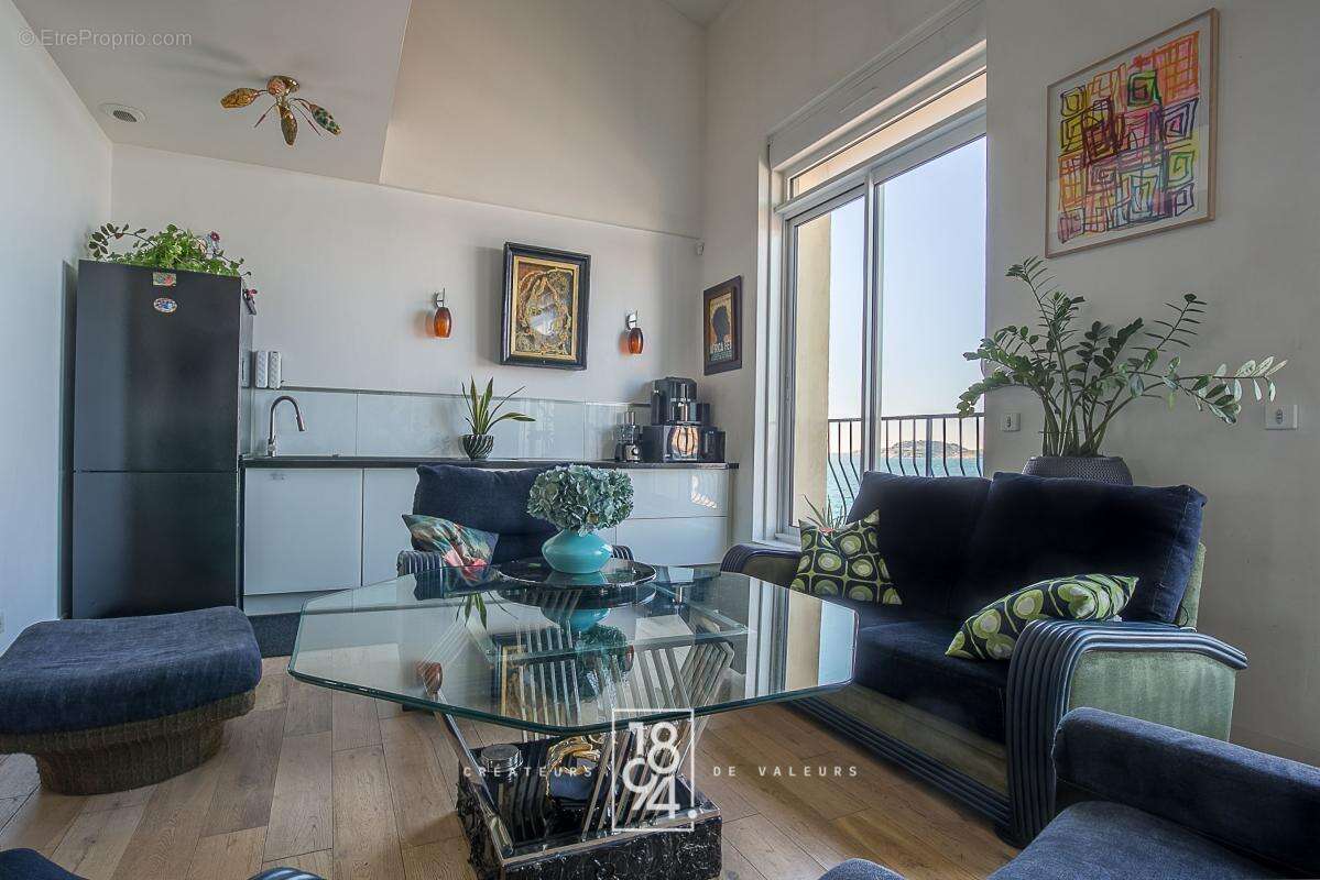 Appartement à MARSEILLE-7E