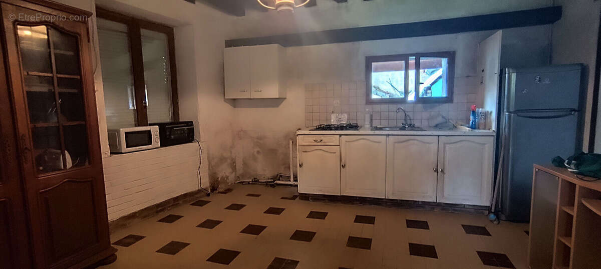 Maison à CRECY-COUVE