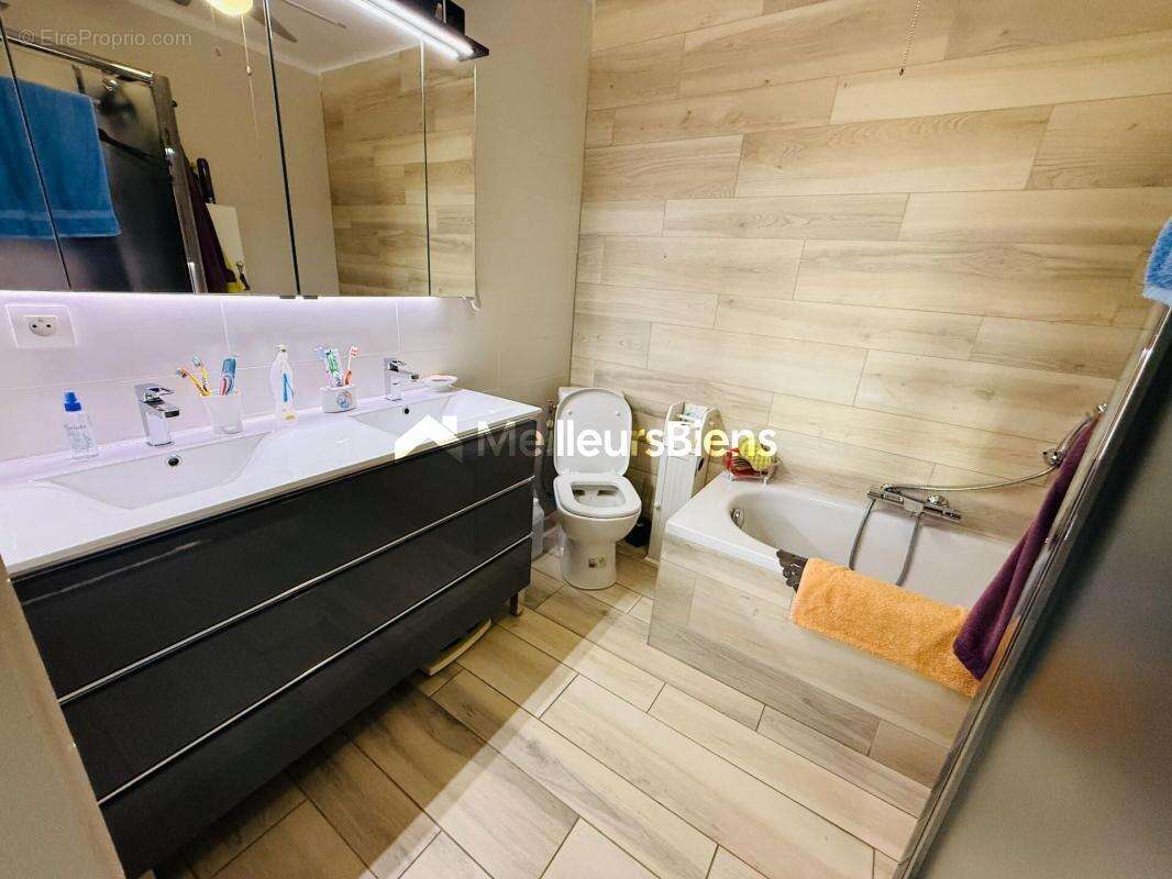 Maison à VILLENEUVE-LA-RIVIERE