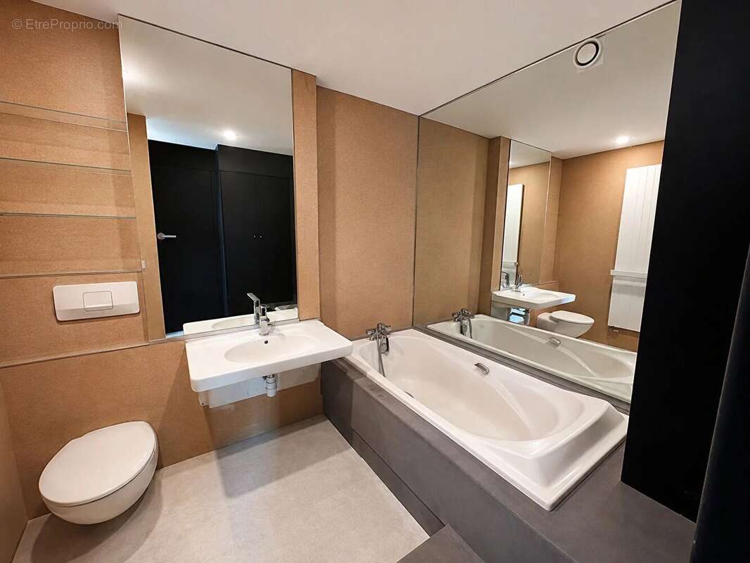 Duplex de 138 m² au coeur de ville, lumière, volumes et caractère - photo 3