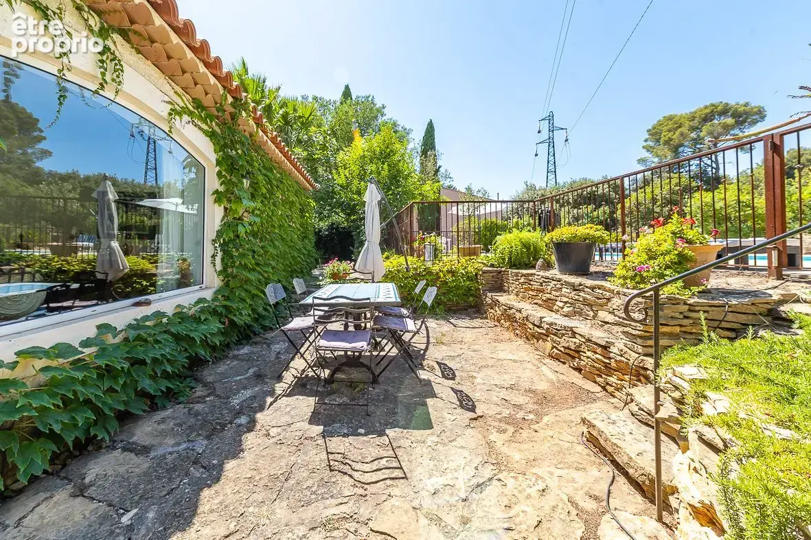 Maison 6 pièces 172 m² à vendre à La Cadiere-D'azur (83740) - photo 6