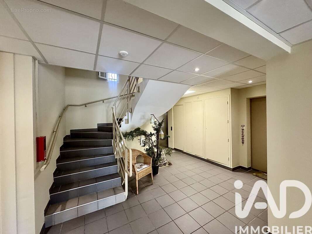 Photo 8 - Appartement à L'ISLE-SUR-LA-SORGUE