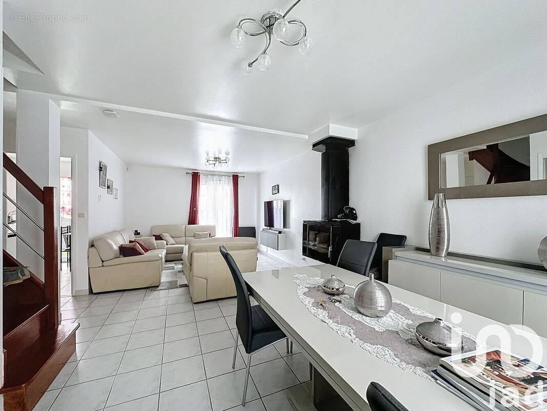 Photo 1 - Maison à VILLENEUVE-LE-ROI