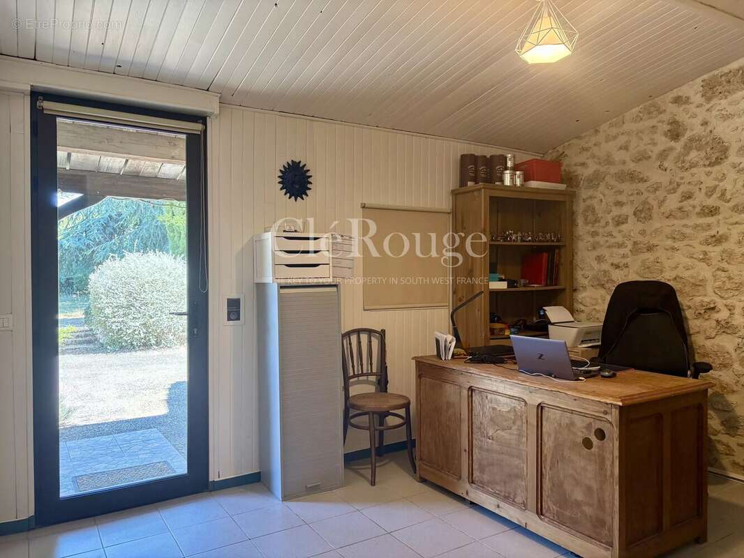 Proche de Saint-Livrade-sur-Lot – Élégante propriété de caractère de 5 chambres avec piscine chauffée et superbe parc arboré - photo 23