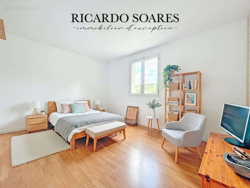 Maison à LONGUEIL-SAINTE-MARIE