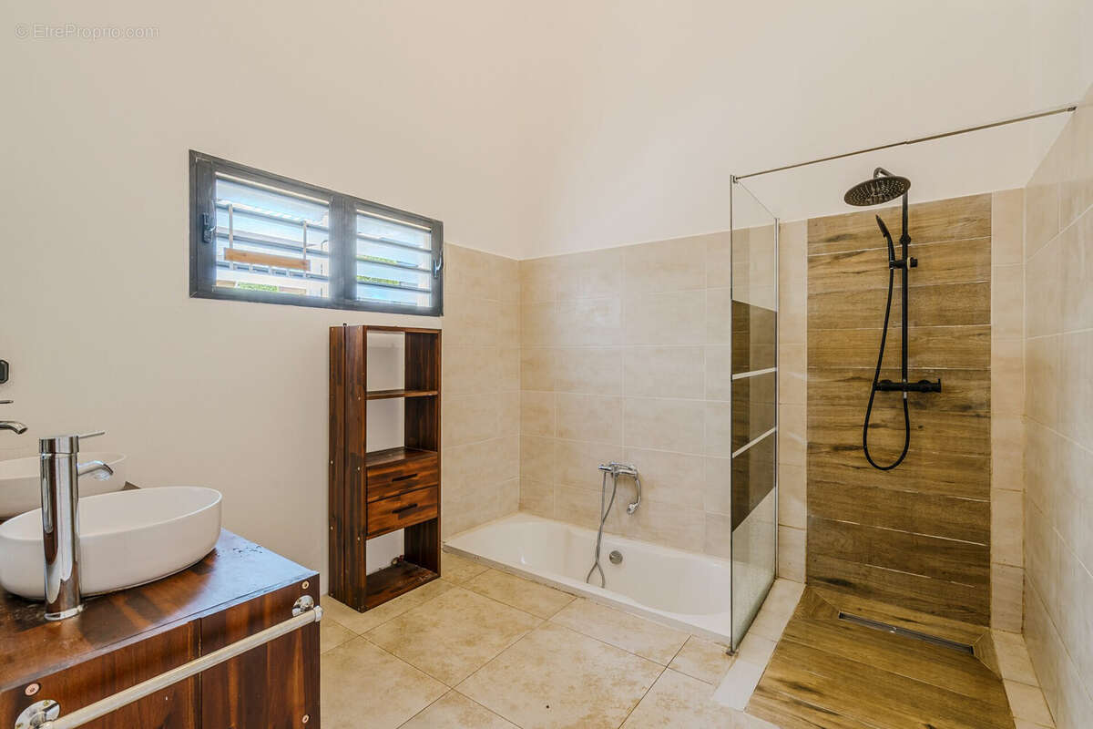Maison 125 m² à Saint-Paul  - photo 5