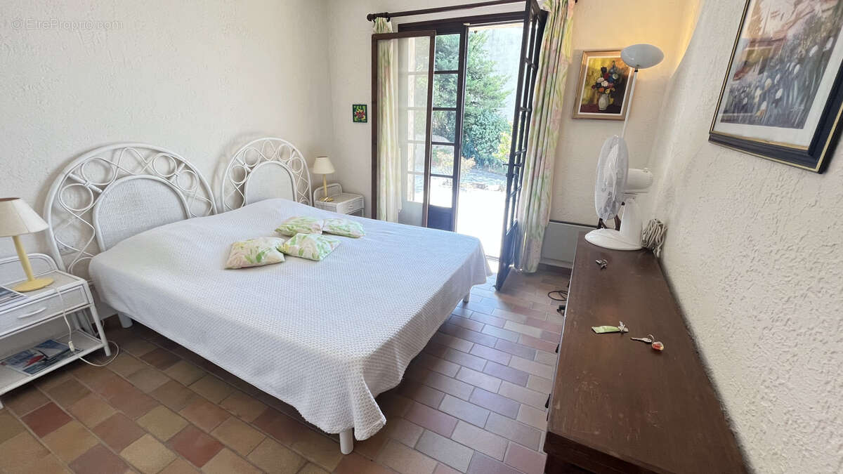 Maison à ROQUEBRUNE-SUR-ARGENS