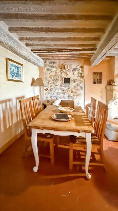 Maison à TAVERNES