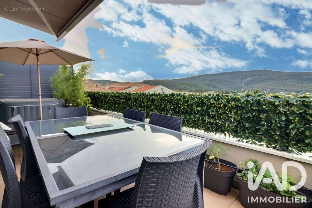 Appartement 90 m² à Cuges-Les-Pins  - photo 3